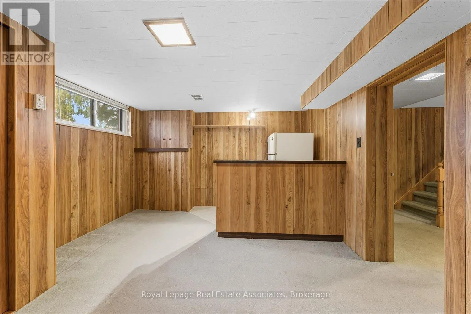 6 BERRYTON AVENUE