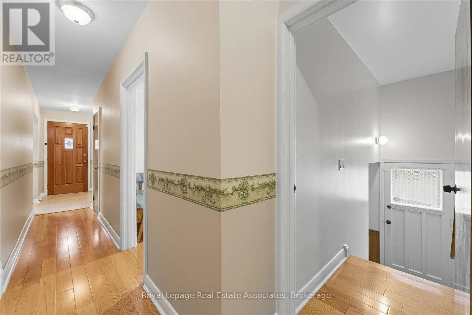 6 BERRYTON AVENUE