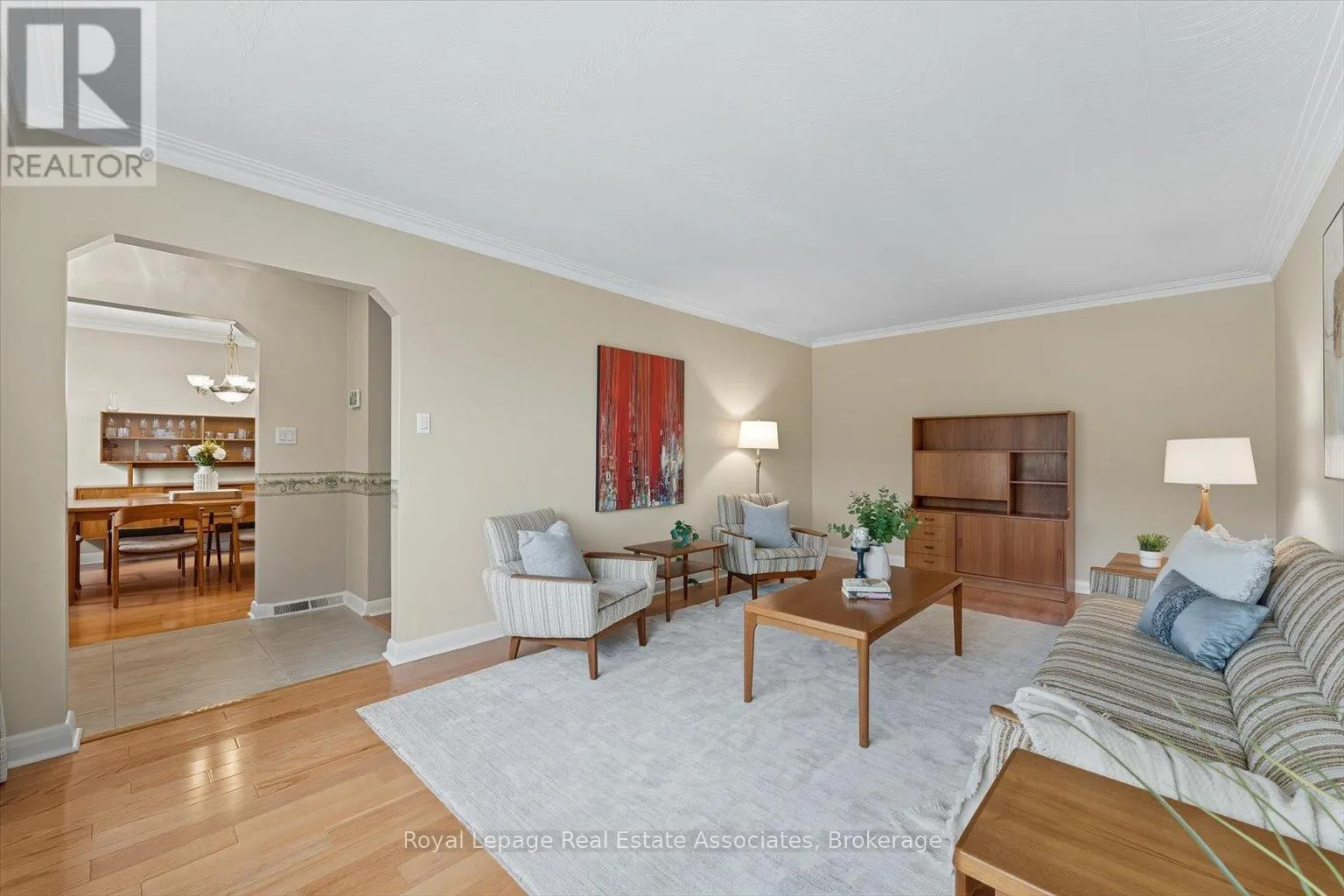 6 BERRYTON AVENUE