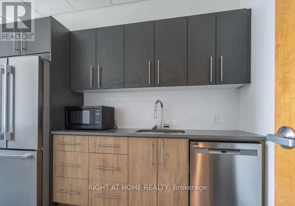 101 - 3475 REBECCA STREET