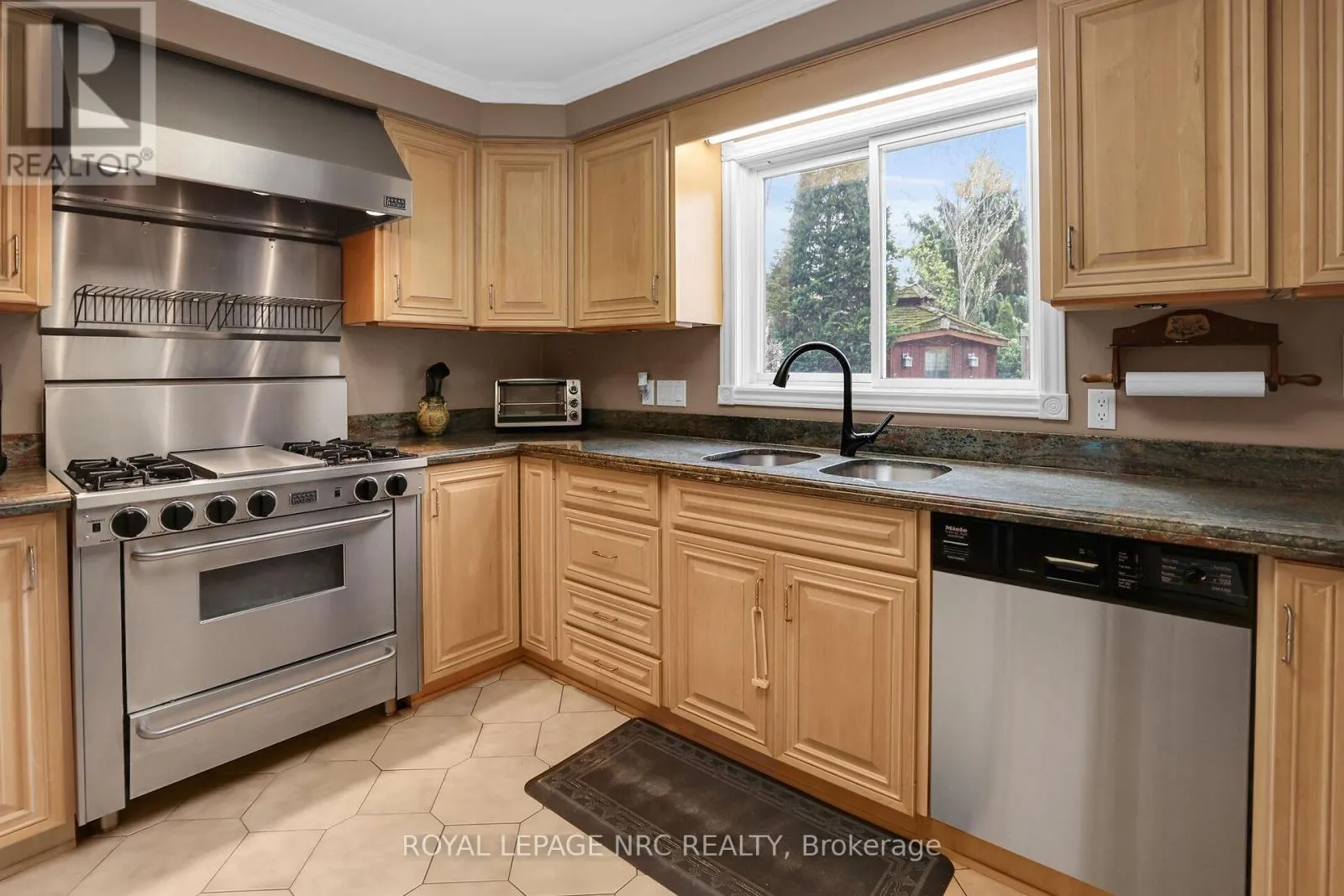 1152 RUSHBROOKE DRIVE