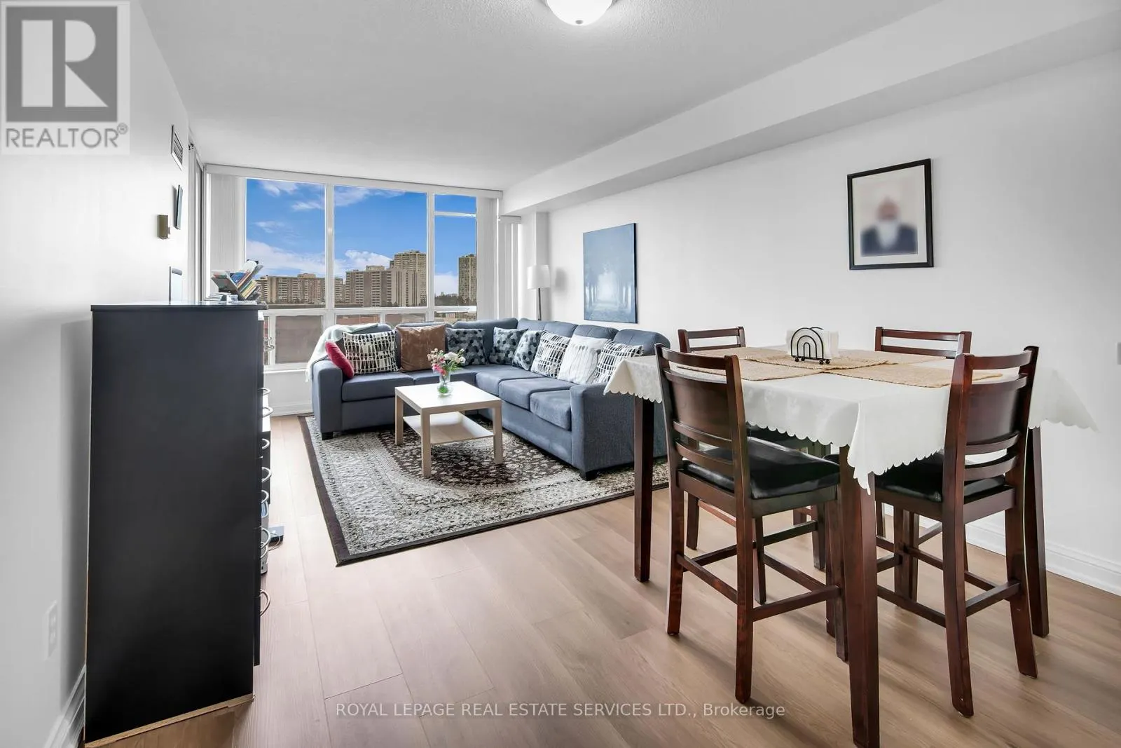 708 - 24 HANOVER ROAD