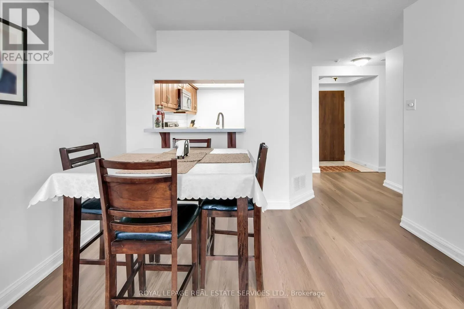 708 - 24 HANOVER ROAD