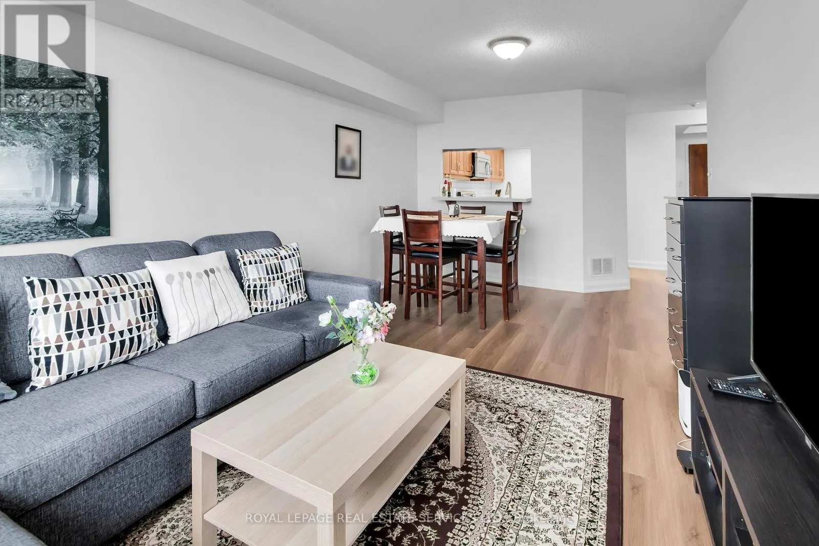 708 - 24 HANOVER ROAD