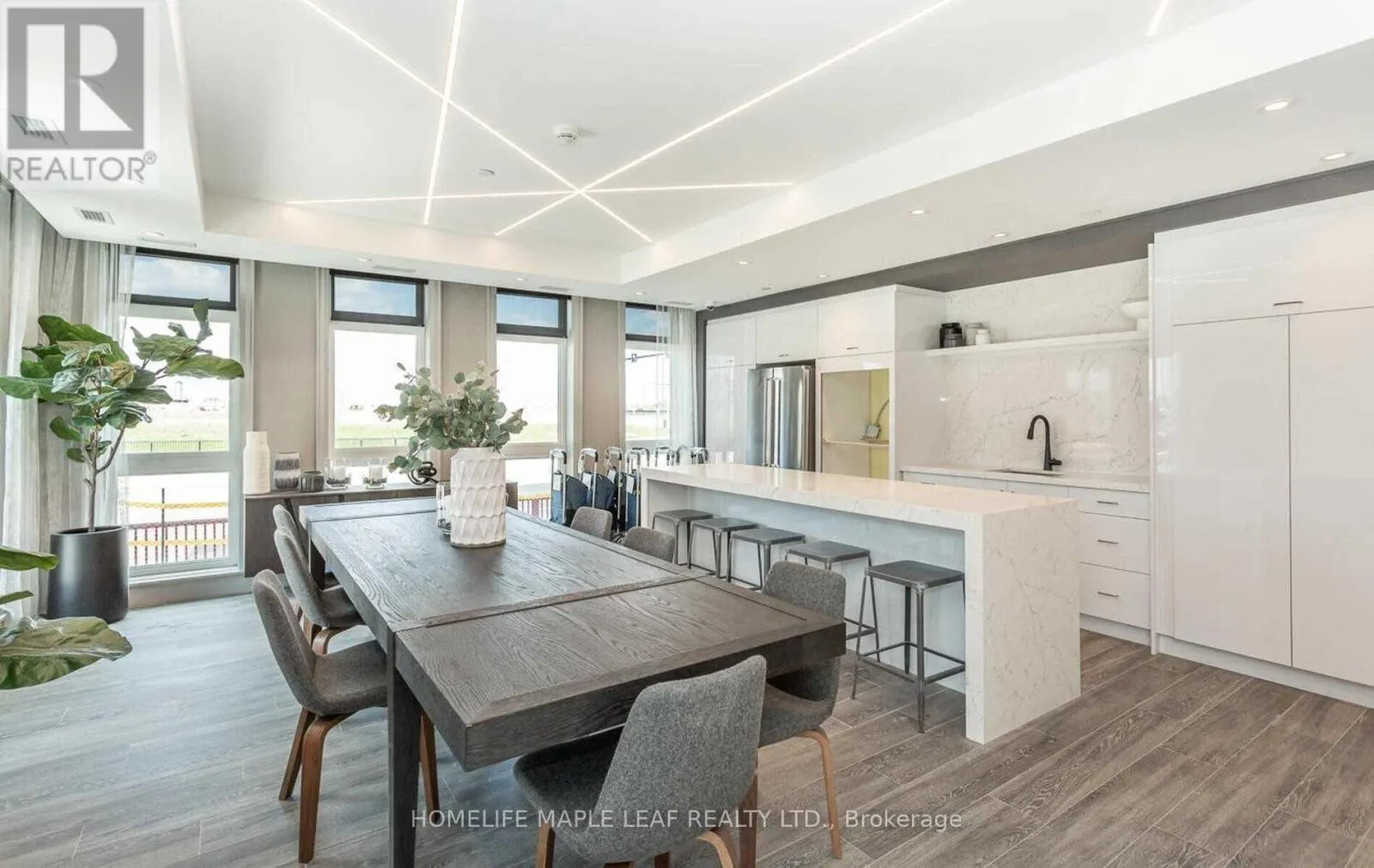 418 - 200 LAGERFELD DRIVE