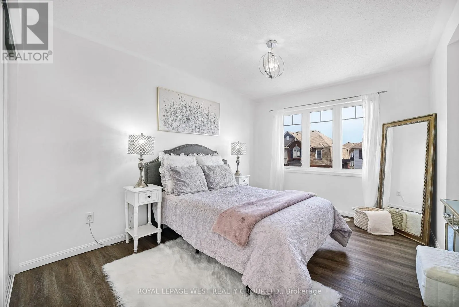 551 PHARO POINT