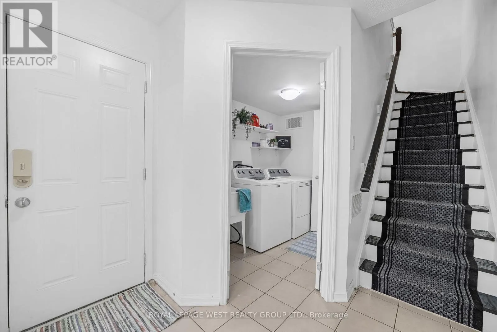 551 PHARO POINT