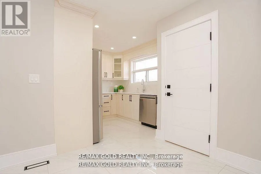 41 DANESBURY CRESCENT
