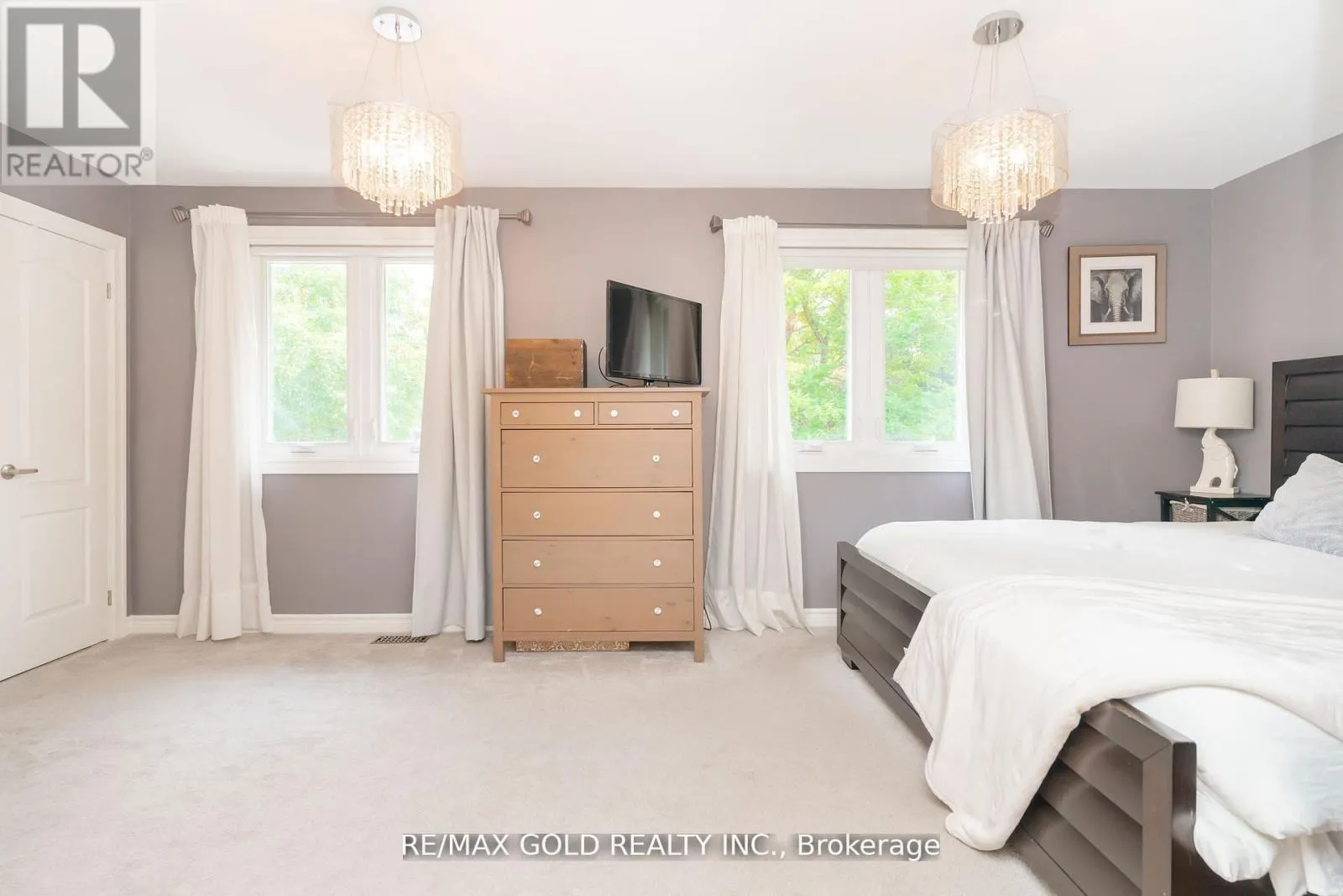 23 EDGEBROOK CRESCENT