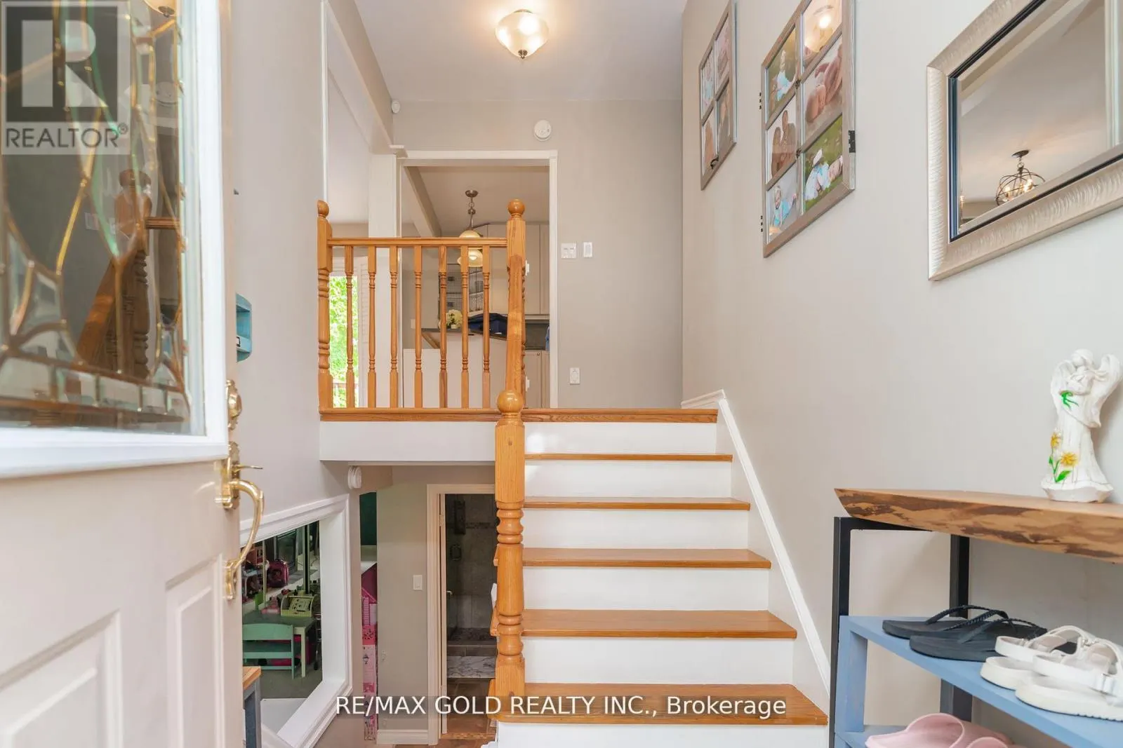 23 EDGEBROOK CRESCENT