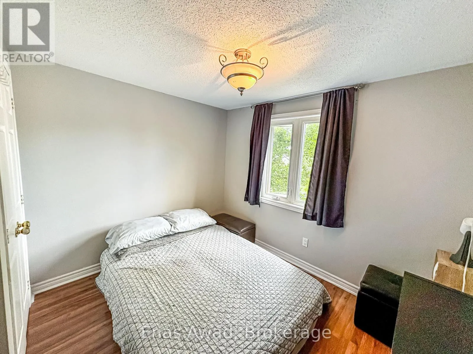 3072 PATRICK CRESCENT