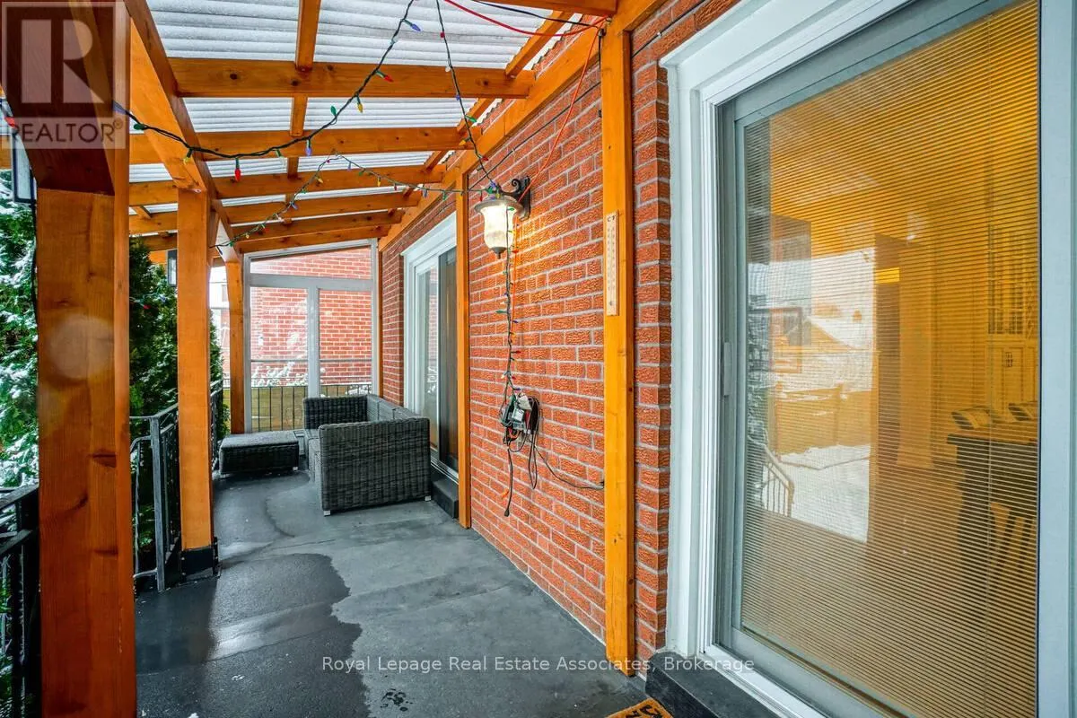 23 ROSEMEADE AVENUE