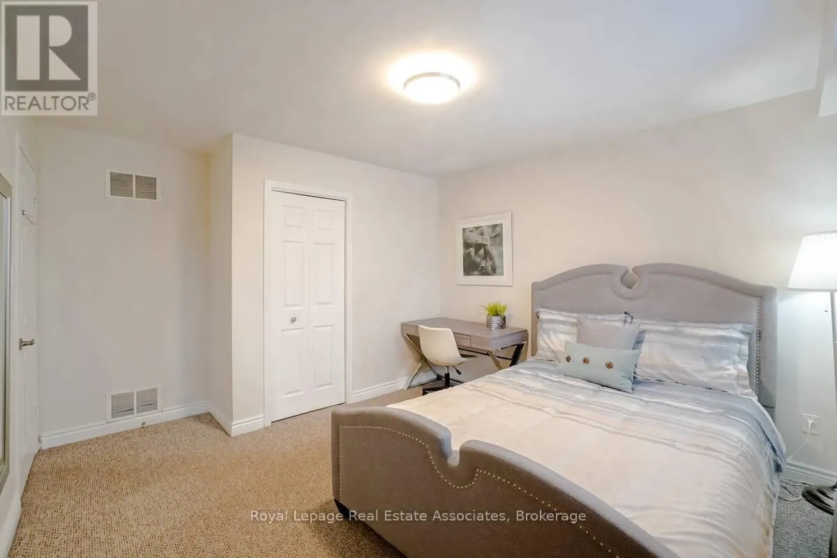 23 ROSEMEADE AVENUE