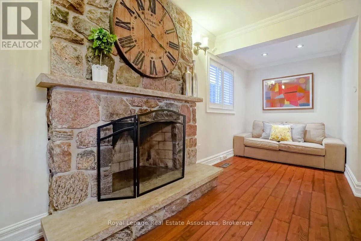 23 ROSEMEADE AVENUE