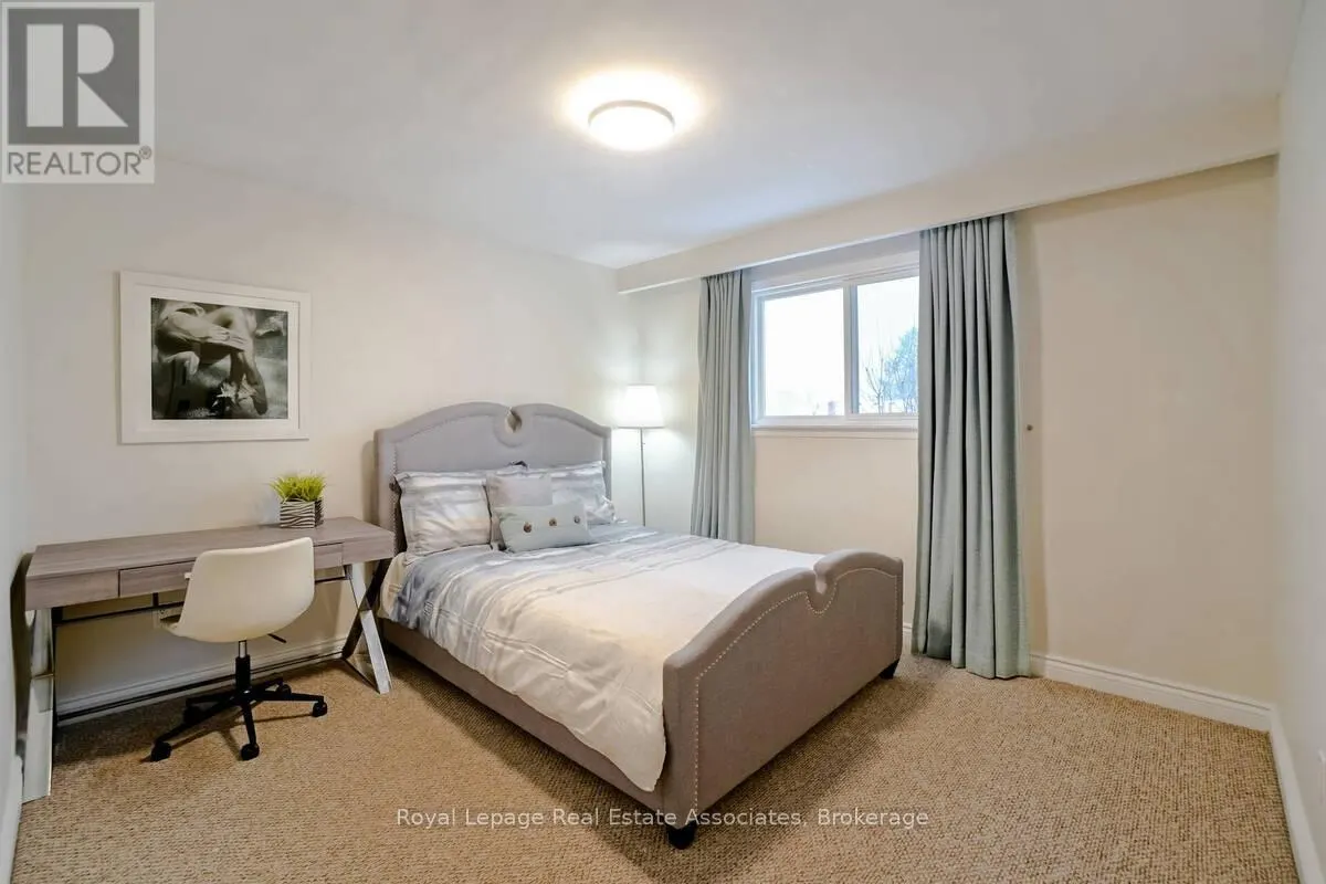 23 ROSEMEADE AVENUE