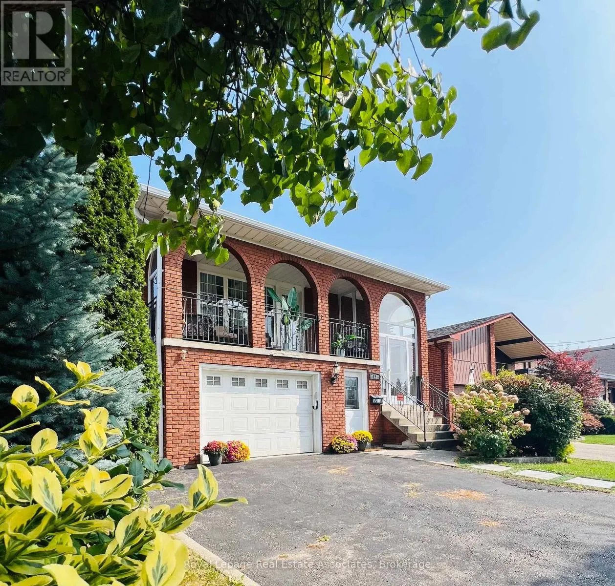 23 ROSEMEADE AVENUE