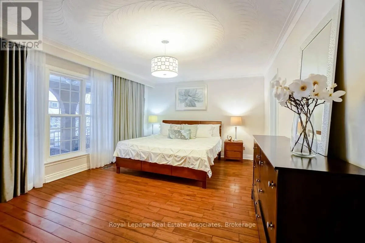 23 ROSEMEADE AVENUE