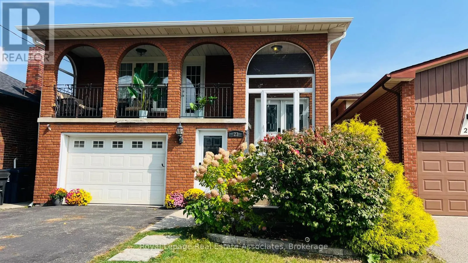 23 ROSEMEADE AVENUE