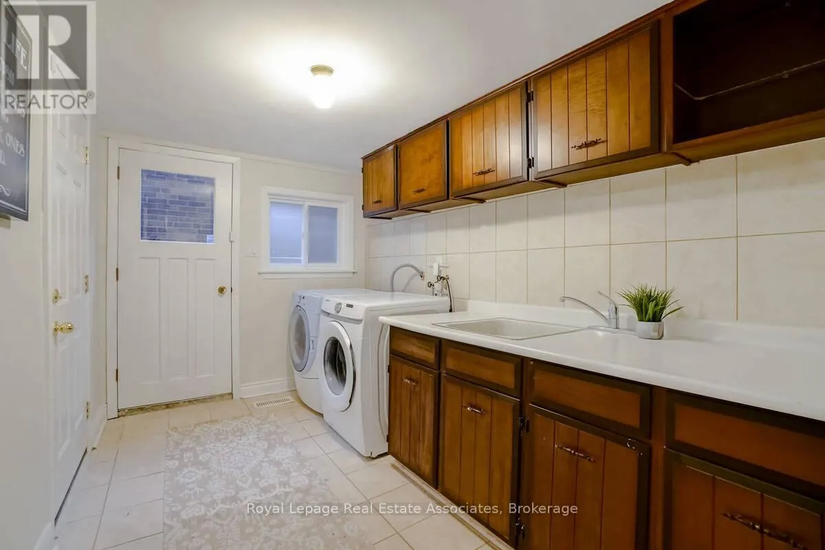 23 ROSEMEADE AVENUE