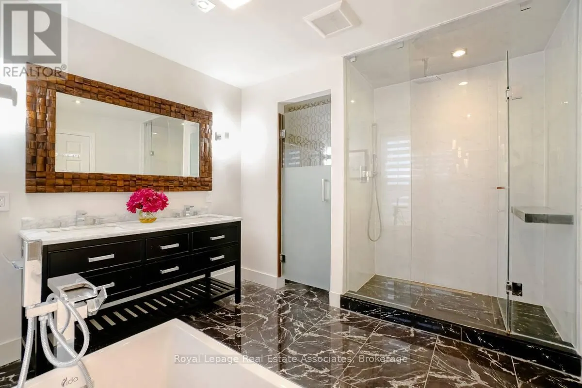 23 ROSEMEADE AVENUE
