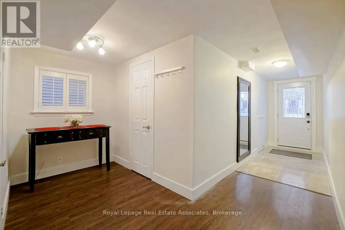 23 ROSEMEADE AVENUE