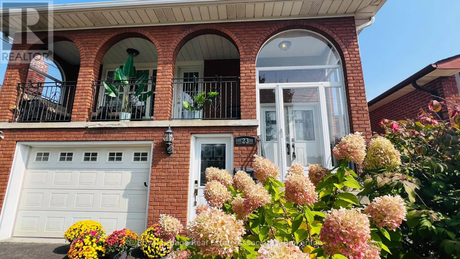 23 ROSEMEADE AVENUE