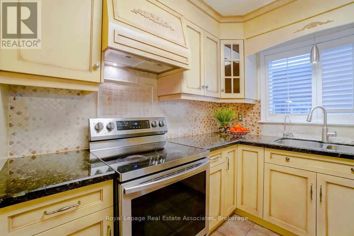 23 ROSEMEADE AVENUE