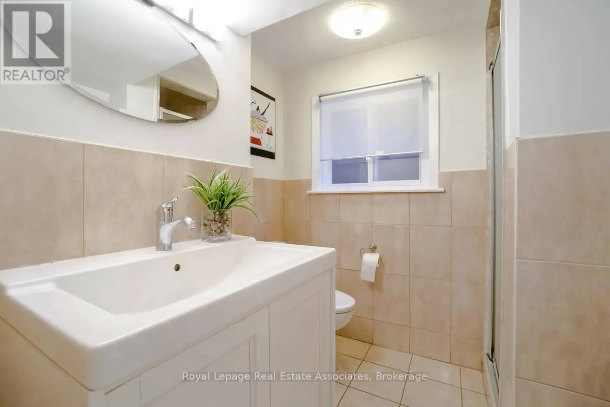 23 ROSEMEADE AVENUE