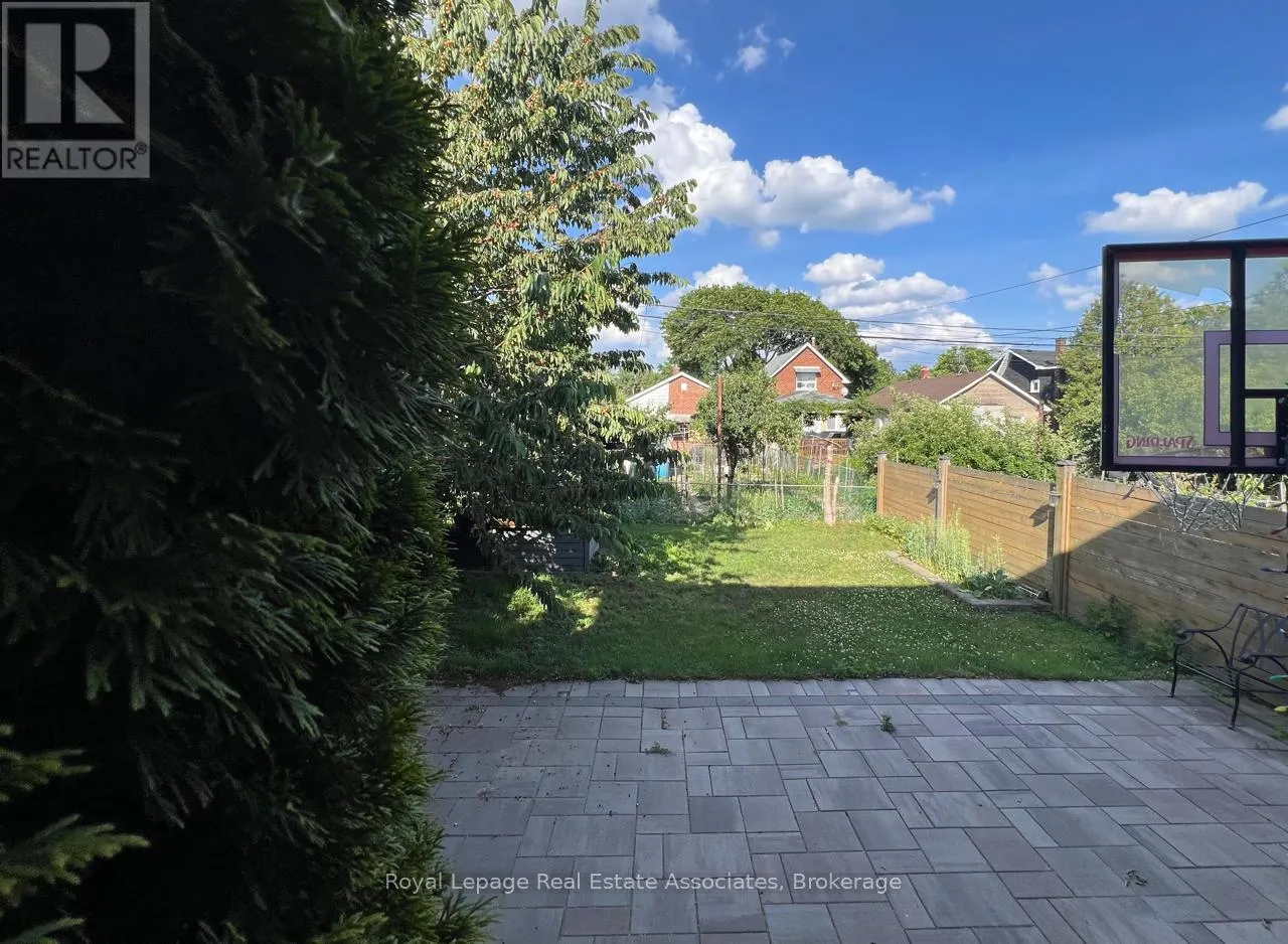 23 ROSEMEADE AVENUE