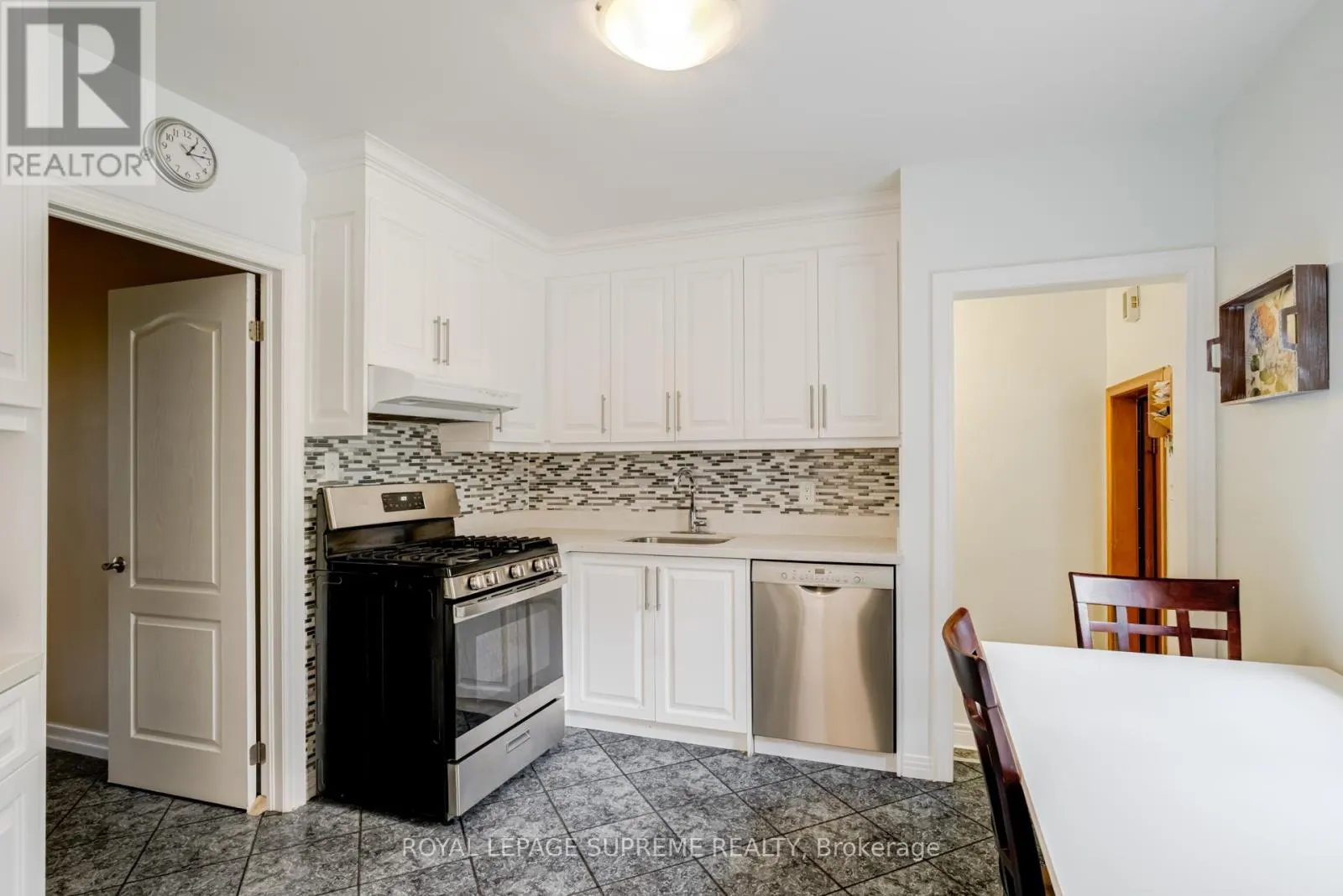 59 BUTTONWOOD AVENUE