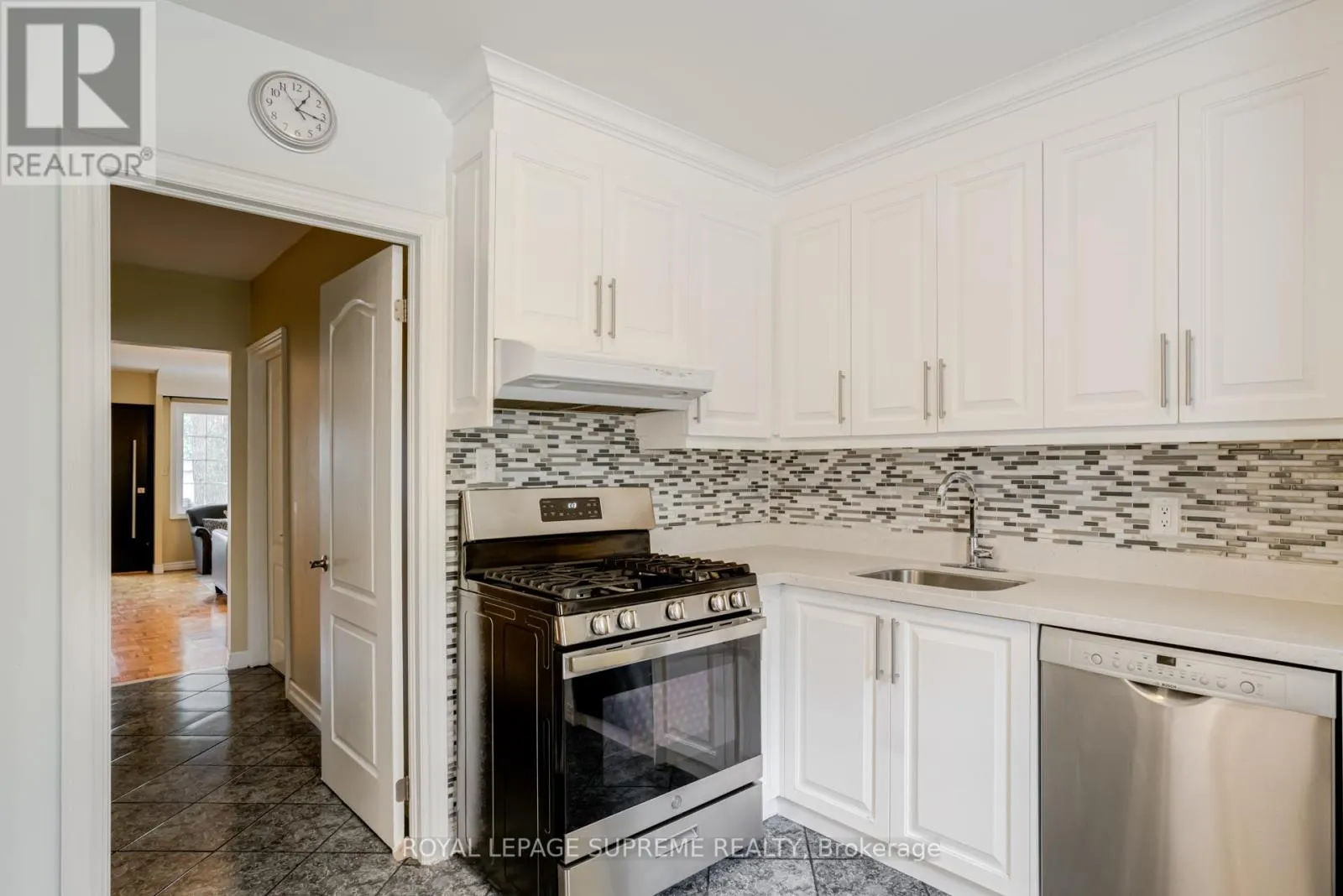 59 BUTTONWOOD AVENUE