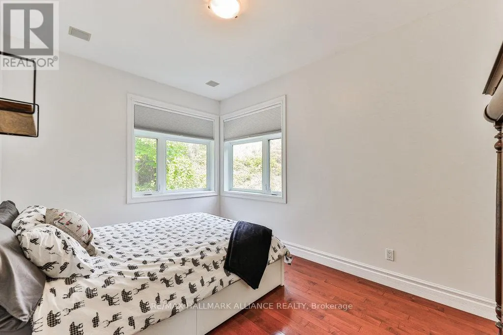 1200 BRONTE ROAD