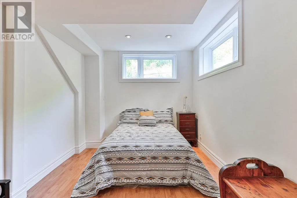 1200 BRONTE ROAD