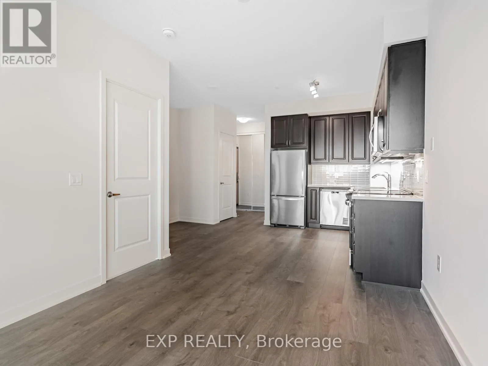 501 - 38 ANNIE CRAIG DRIVE