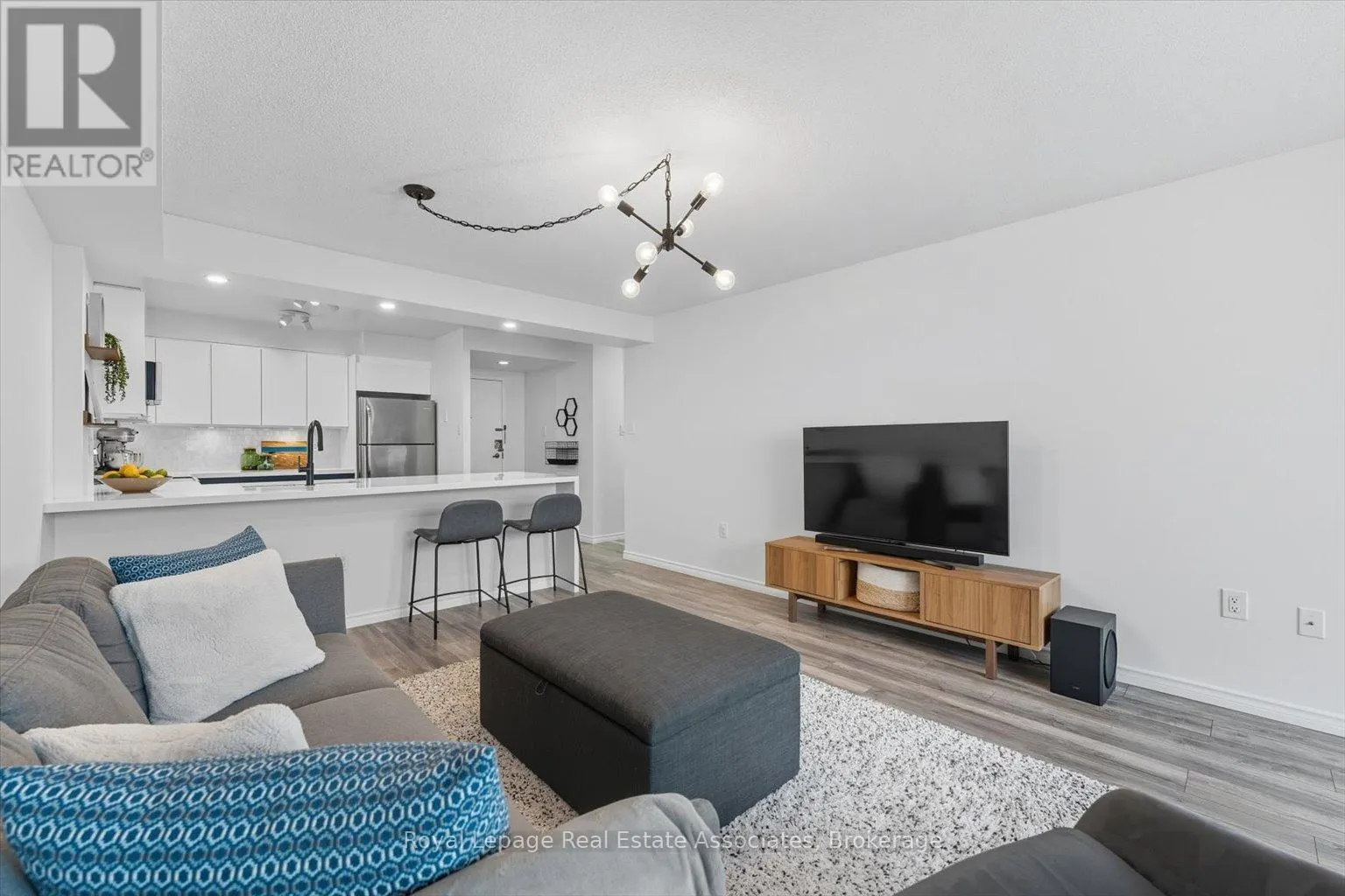1508 - 3845 LAKE SHORE BOULEVARD W