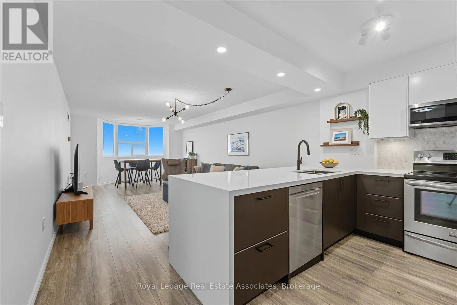 1508 - 3845 LAKE SHORE BOULEVARD W