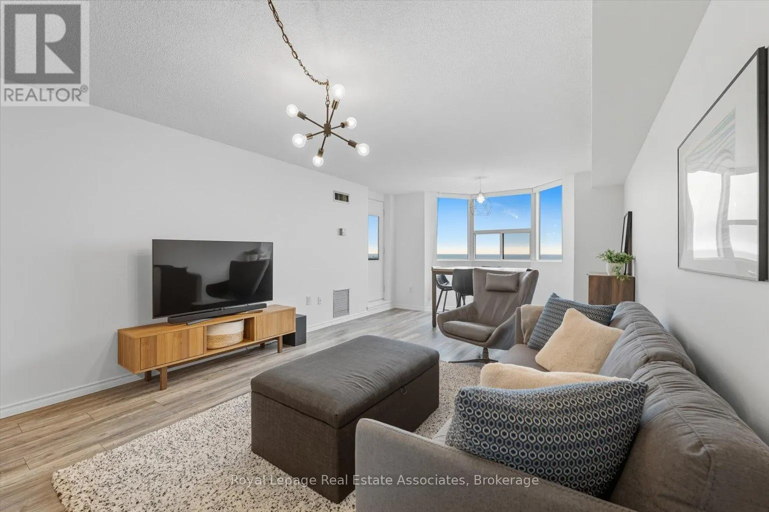 1508 - 3845 LAKE SHORE BOULEVARD W
