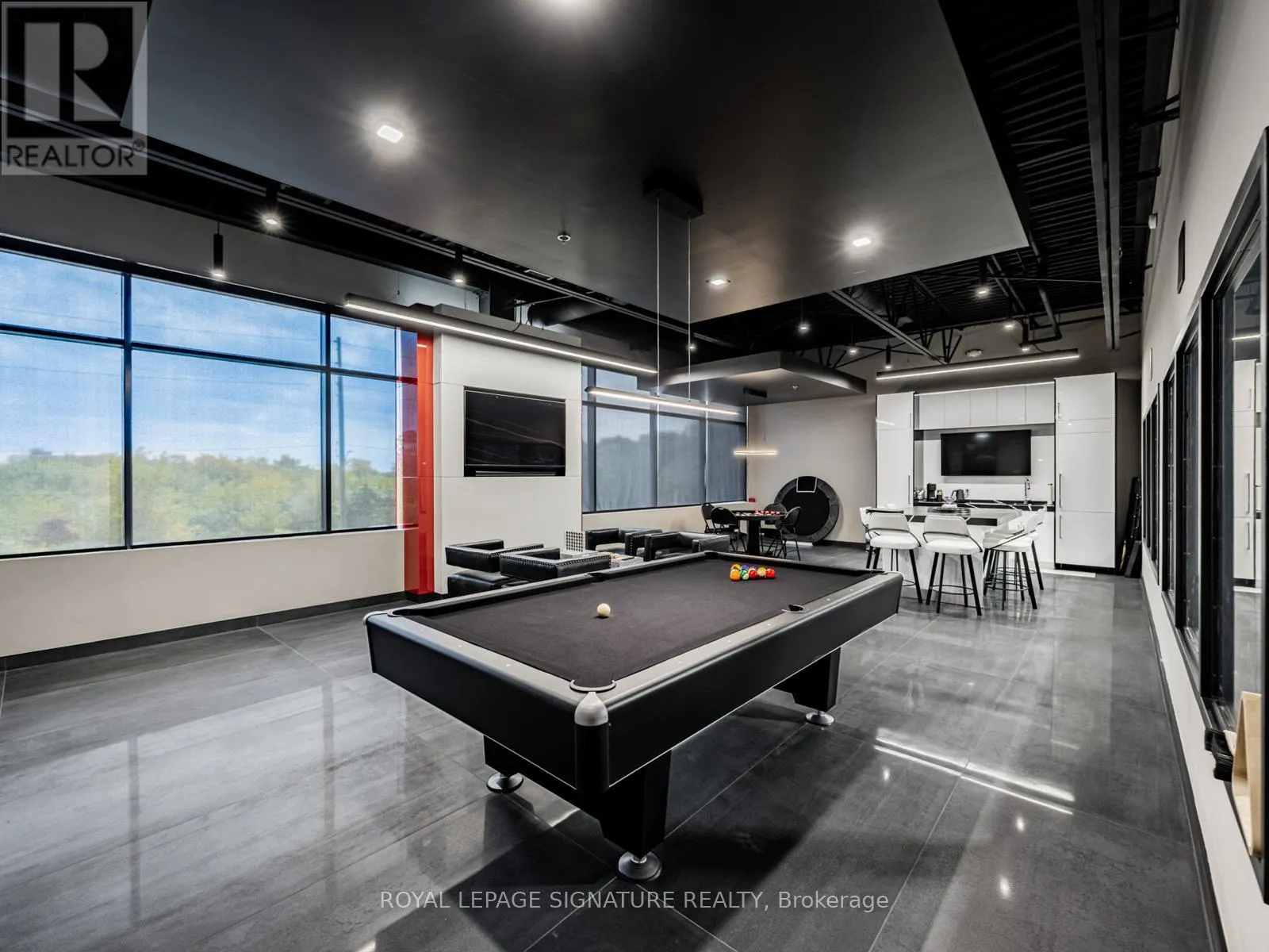 760 LAURENTIAN DRIVE