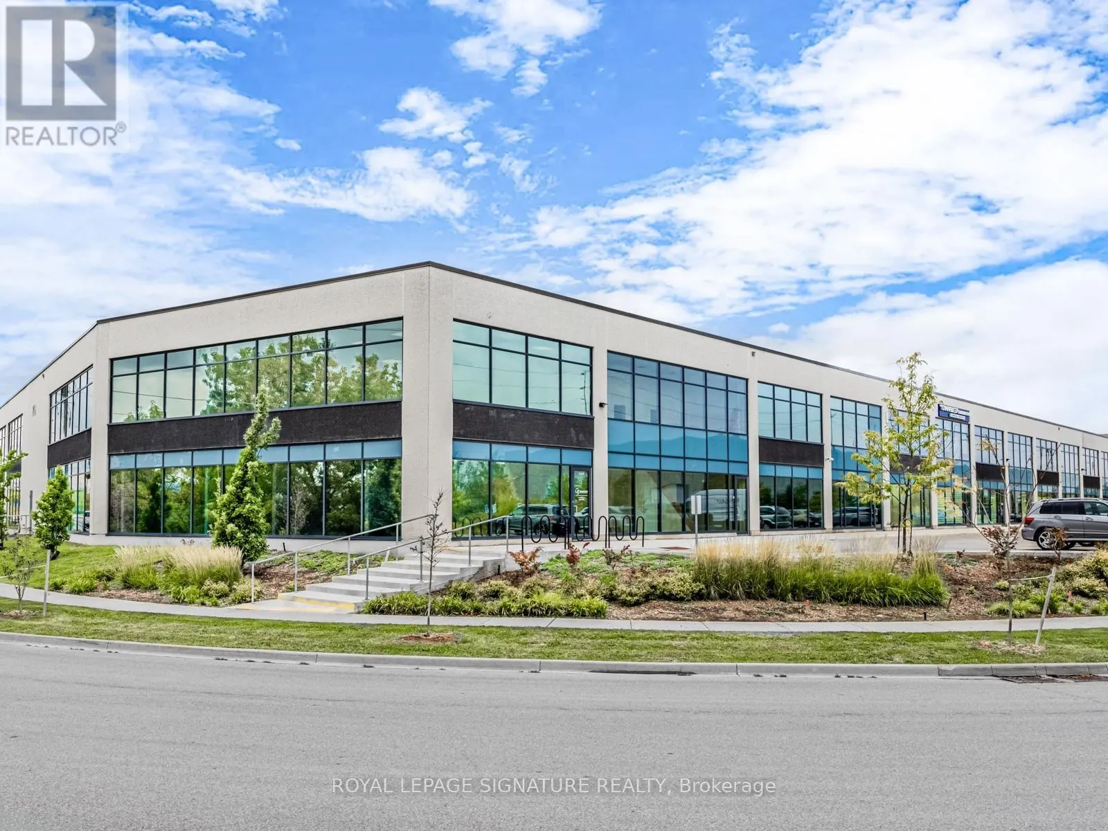 760 LAURENTIAN DRIVE