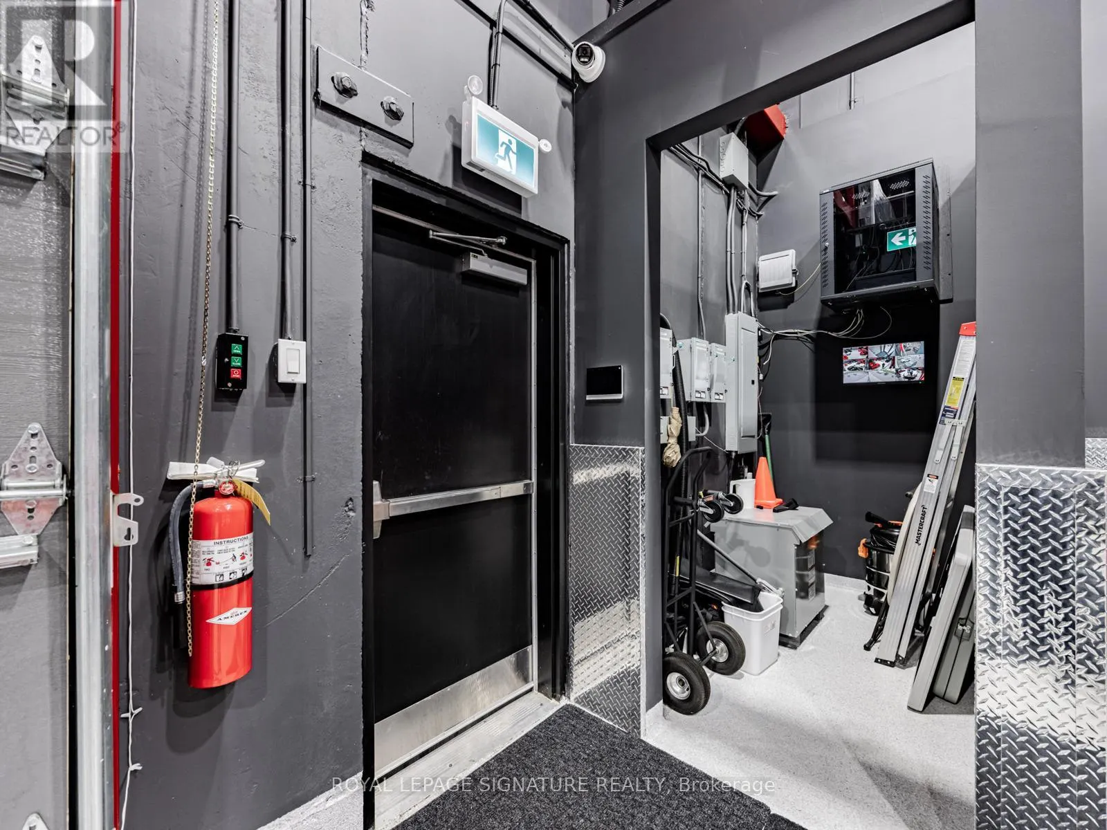 760 LAURENTIAN DRIVE