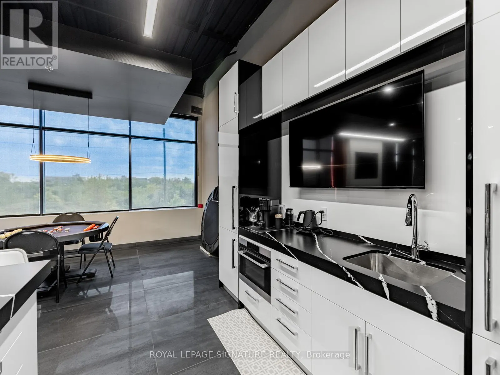 760 LAURENTIAN DRIVE
