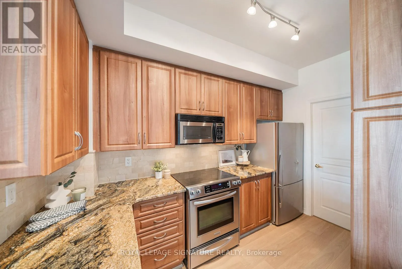 407 - 80 PORT STREET