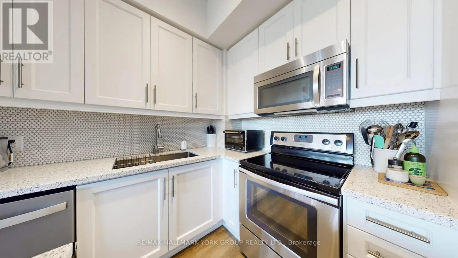 1105 - 1638 BLOOR STREET W