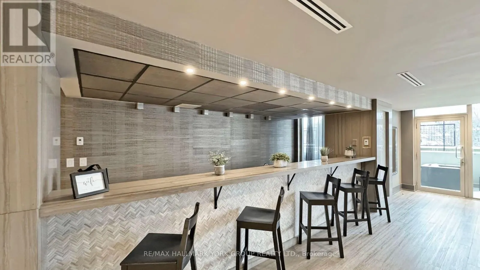 1105 - 1638 BLOOR STREET W