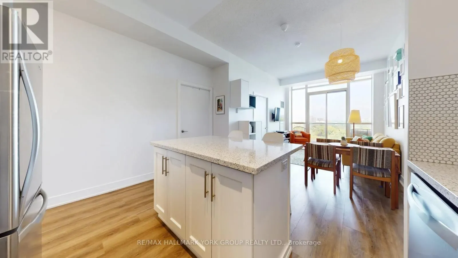 1105 - 1638 BLOOR STREET W