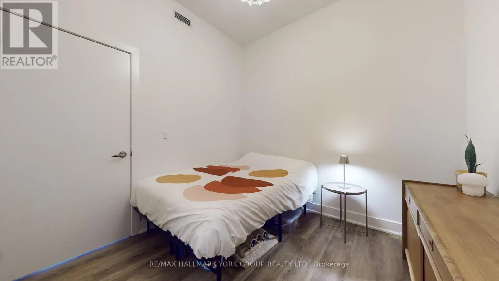 1105 - 1638 BLOOR STREET W