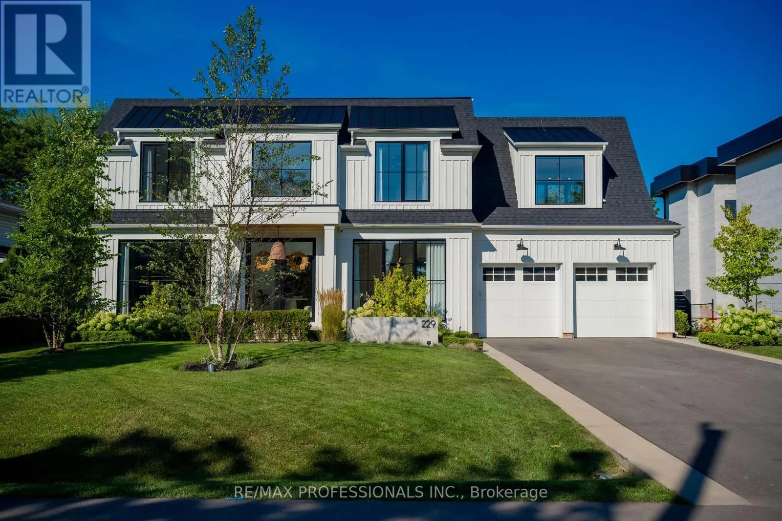229 TWEEDSDALE CRESCENT