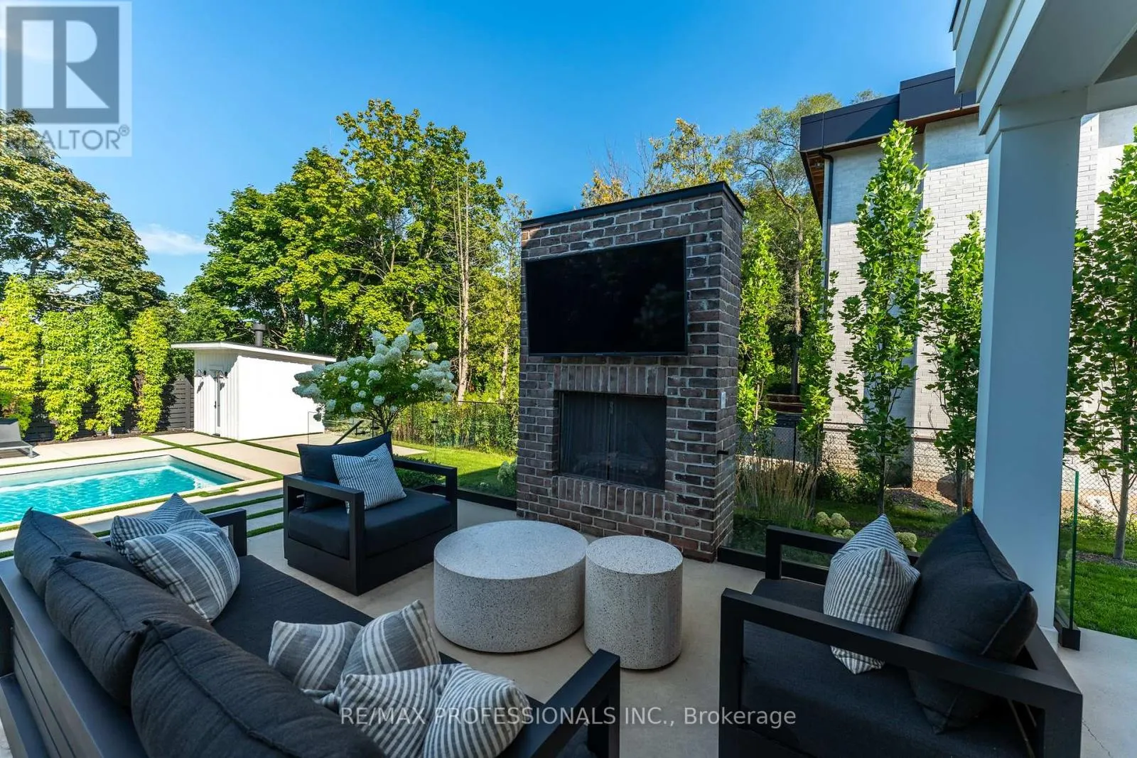 229 TWEEDSDALE CRESCENT