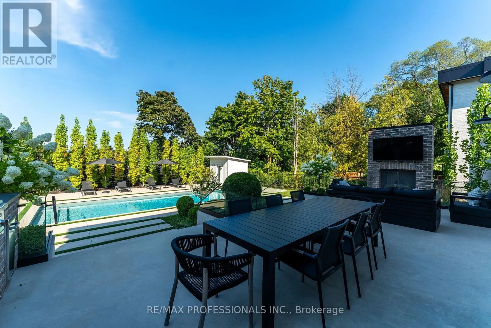 229 TWEEDSDALE CRESCENT