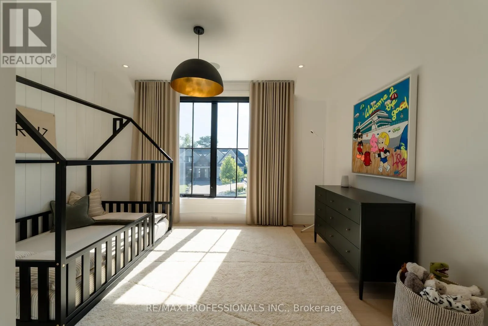 229 TWEEDSDALE CRESCENT